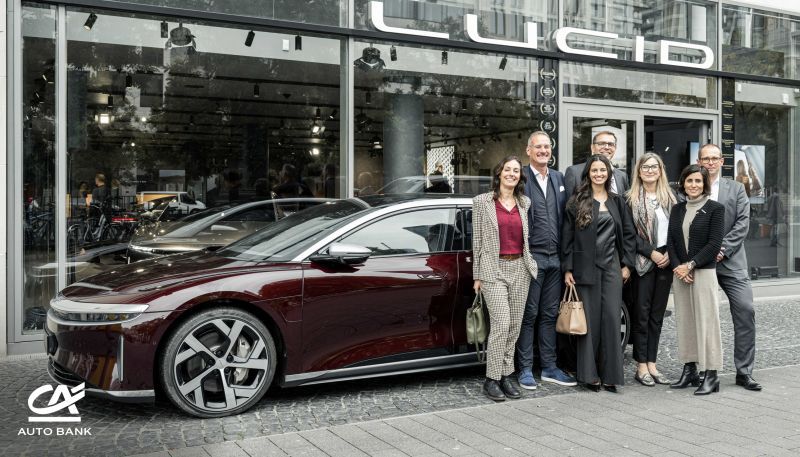 Claudia Gast with Lucid and CA Auto Bank colleagues at the Frankfurt store